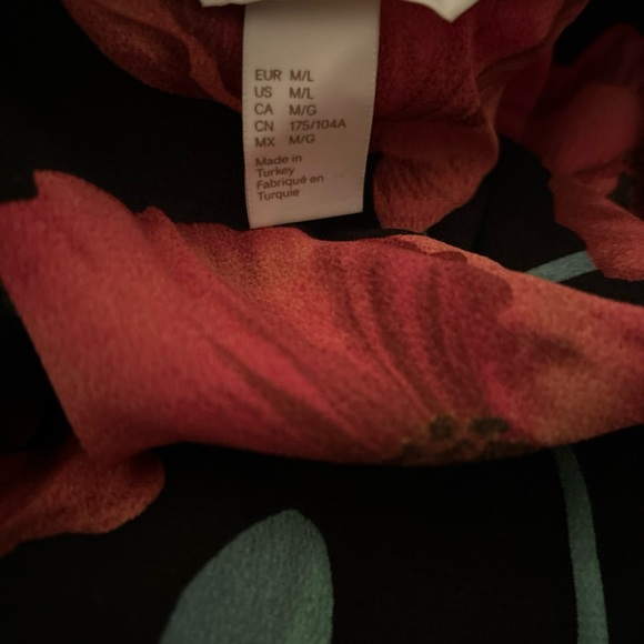 H&M Red & Black Floral Long Patterned Kimono Side Splits M/L - Picture 3 of 3